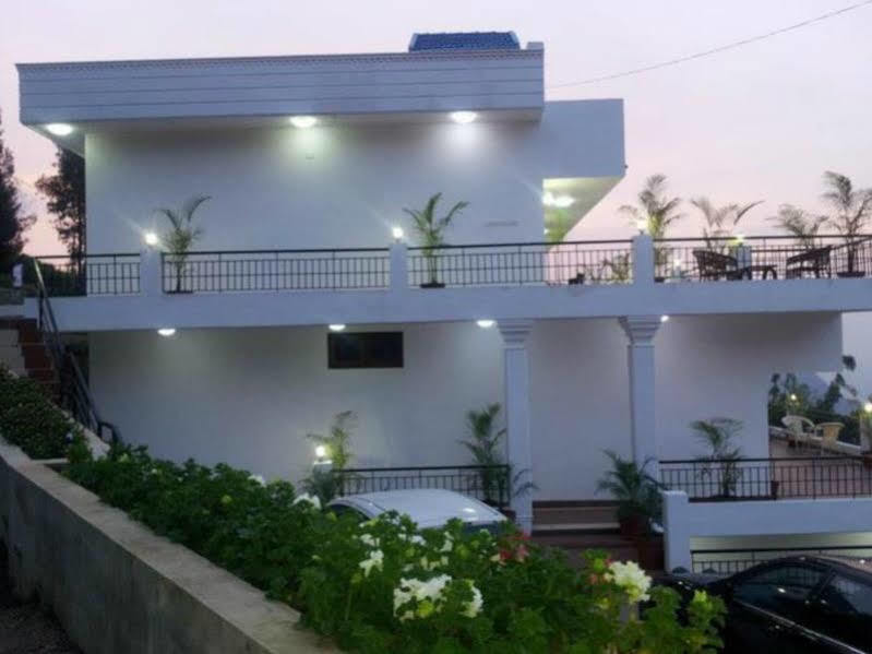 Mount N Mist Hotel Nainital Kültér fotó